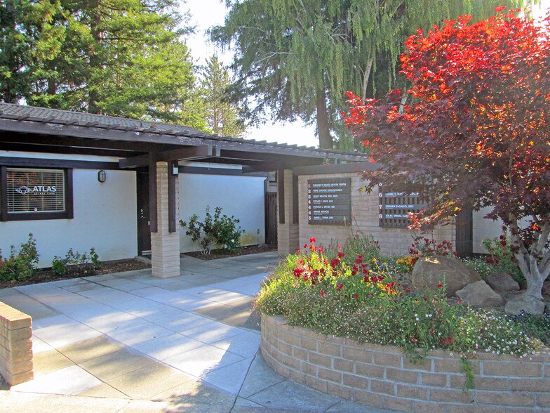 4655 Hoen Ave, Santa Rosa, CA à vendre - Photo du bâtiment - Image 3 de 15