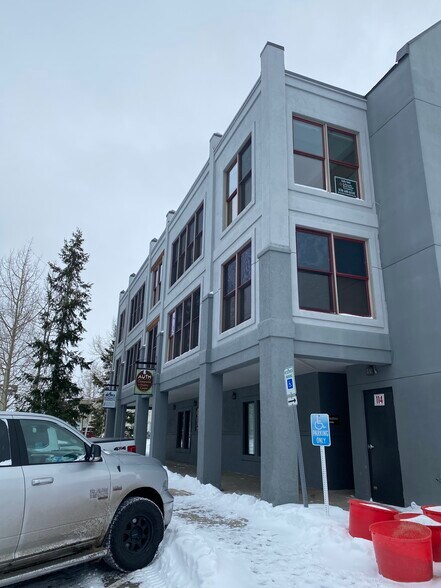 114 Village Pl, Dillon, CO à louer - Photo du bâtiment - Image 2 de 46