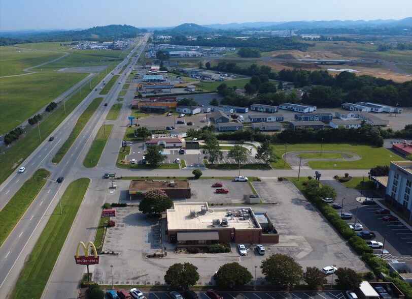 2580 Alcoa Hwy, Alcoa, TN à vendre - Photo du bâtiment - Image 3 de 13