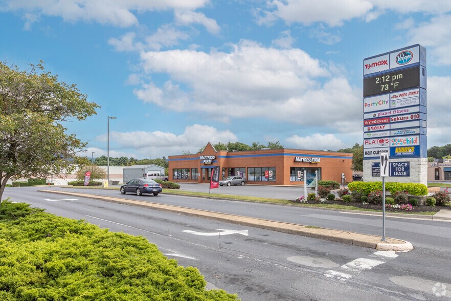 1790 E Market St, Harrisonburg, VA à louer - Photo du bâtiment - Image 2 de 12