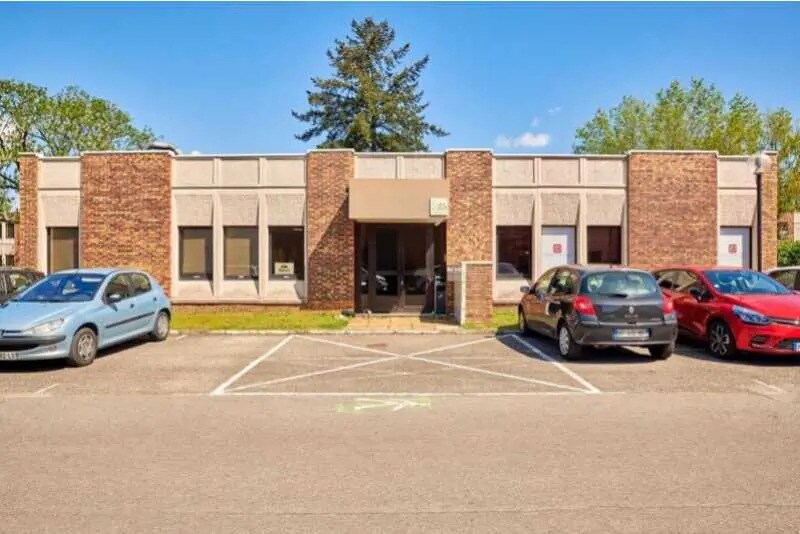 Flex in Vénissieux for lease Building Photo- Image 1 of 10