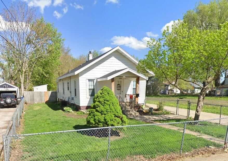 3313 SW 7th St, Des Moines, IA for sale Primary Photo- Image 1 of 2