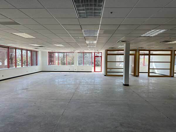 10340 Viking Dr, Eden Prairie, MN à louer - Photo intérieure - Image 2 de 12