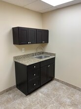 155 Middle Rd, Hazlet, NJ à louer Photo intérieure- Image 1 de 4