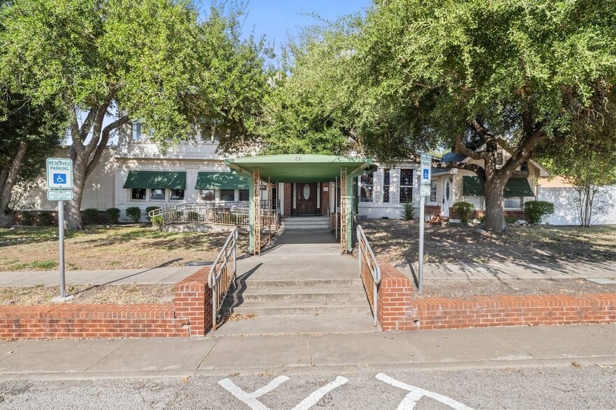 503 Talbot St, Taylor, TX for sale - Building Photo - Image 2 of 71