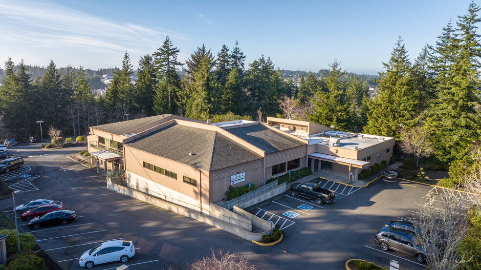 2699 N 17th St, Coos Bay, OR for sale - Building Photo - Image 1 of 1