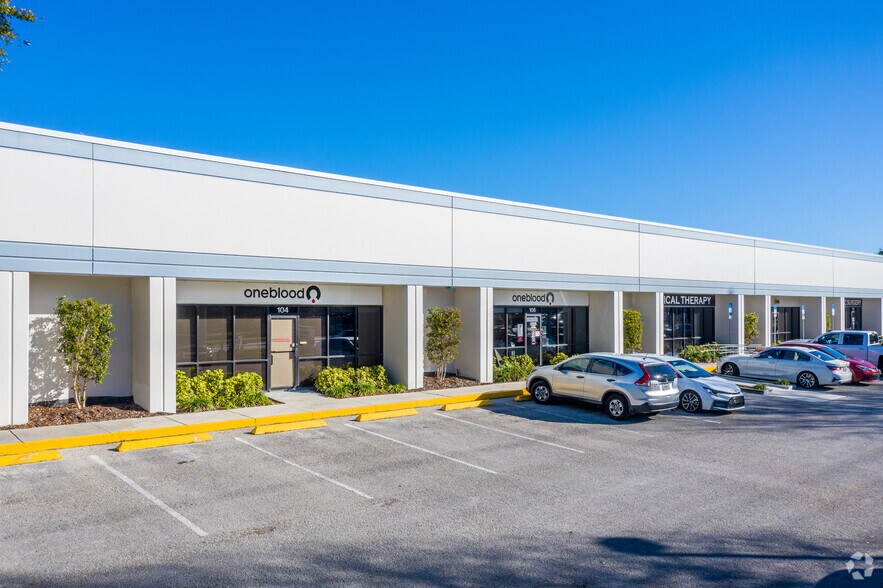 345 W Michigan Ave, Orlando, FL à louer - Photo du bâtiment - Image 3 de 7