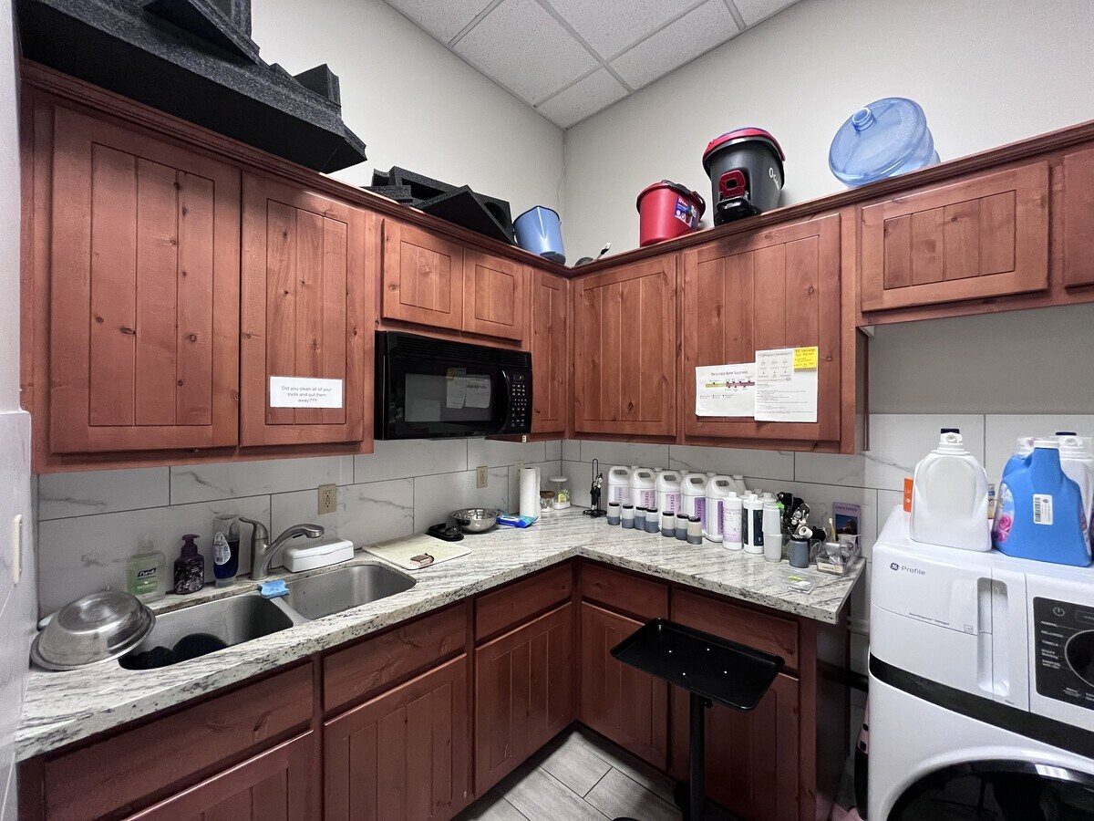 1543 W Elliot Rd, Gilbert, AZ 85233 - Unit 104 -  - Interior Photo - Image 2 of 16