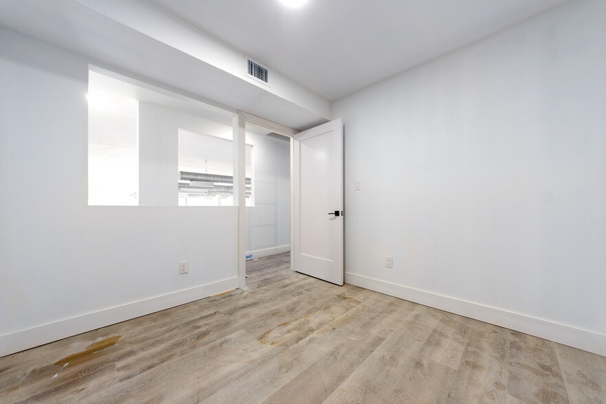 7317 Beach Channel Dr, Arverne, NY à louer - Photo du bâtiment - Image 3 de 7