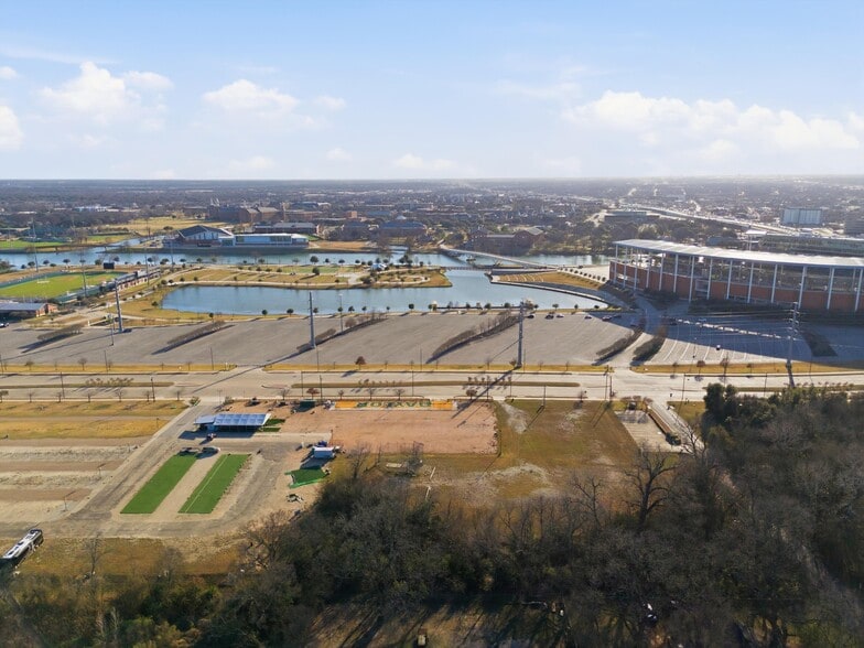 1314 S Martin Luther King Jr Blvd, Waco, TX for sale - Primary Photo - Image 1 of 6