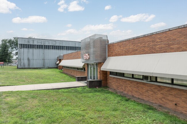 More details for 686 Grand Ave, Ridgefield, NJ - Industrial for Lease