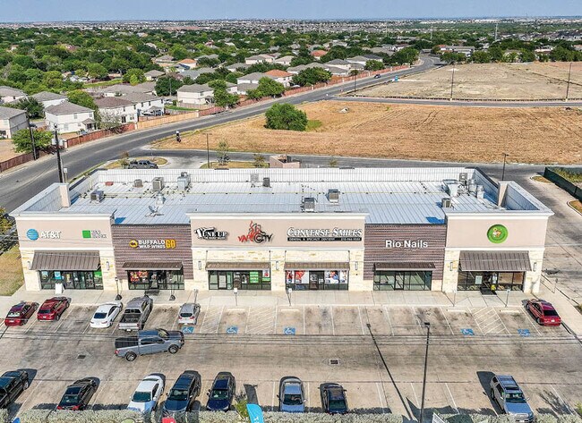 Plus de détails pour 4230 N Foster Rd, San Antonio, TX - Commerce de détail à vendre