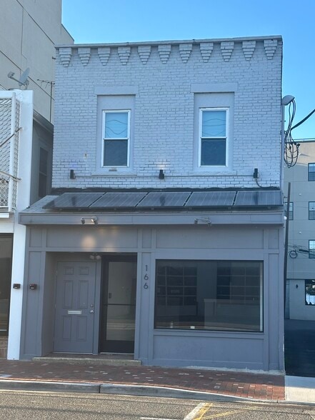 166 Monmouth St, Red Bank, NJ for lease - Building Photo - Image 1 of 29