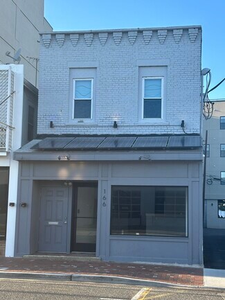 Plus de détails pour 166 Monmouth St, Red Bank, NJ - Bureau/Commerce de détail à louer
