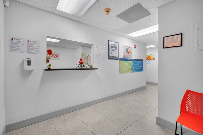 Plus de détails pour 8900 SW 107th Ave, Miami, FL - Bureau à louer
