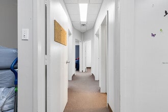 5843-5847 Ch De La Côte-Des-Neiges, Montréal, QC for lease Interior Photo- Image 2 of 8