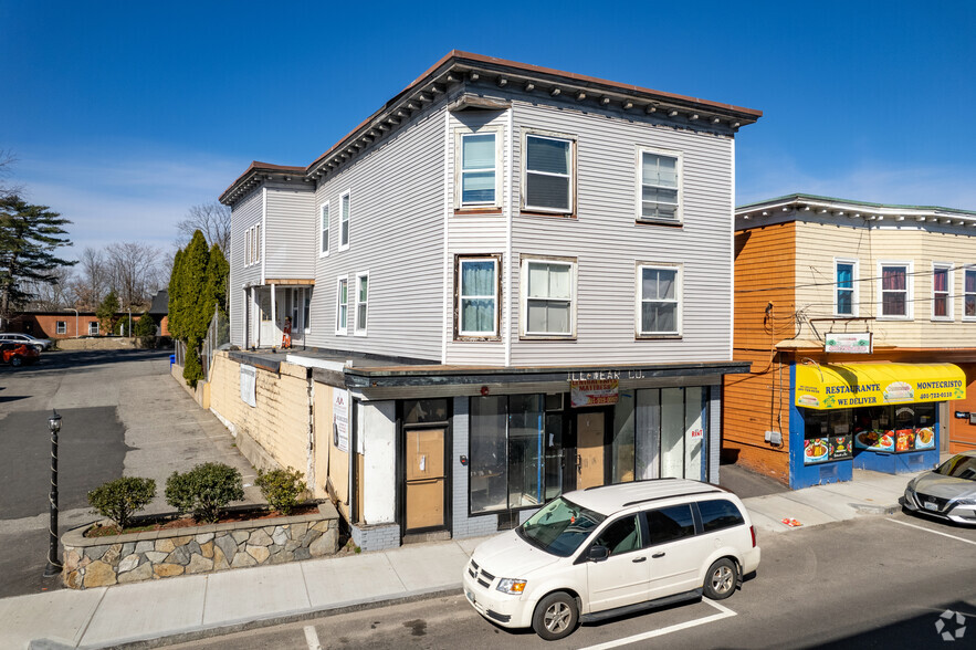 798-800 Broad St, Central Falls, RI à vendre - Photo principale - Image 1 de 1