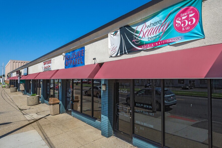 2401-2435 E 7 Mile Rd, Detroit, MI à louer - Photo du bâtiment - Image 3 de 4