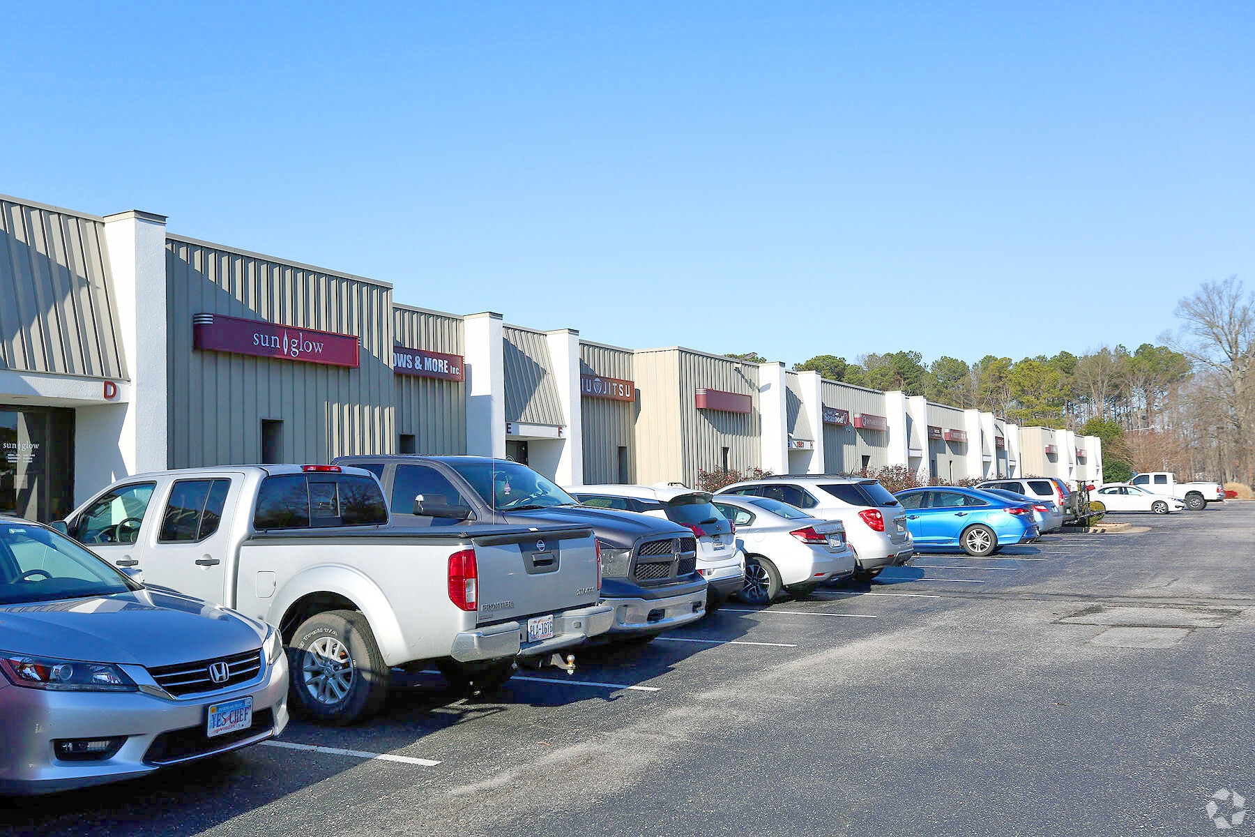 11861 Canon Blvd, Newport News, VA for lease Primary Photo- Image 1 of 9