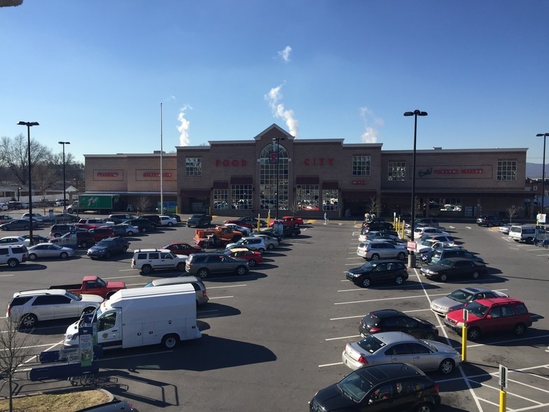 1205 Eastman, Kingsport, TN for lease - Building Photo - Image 1 of 1