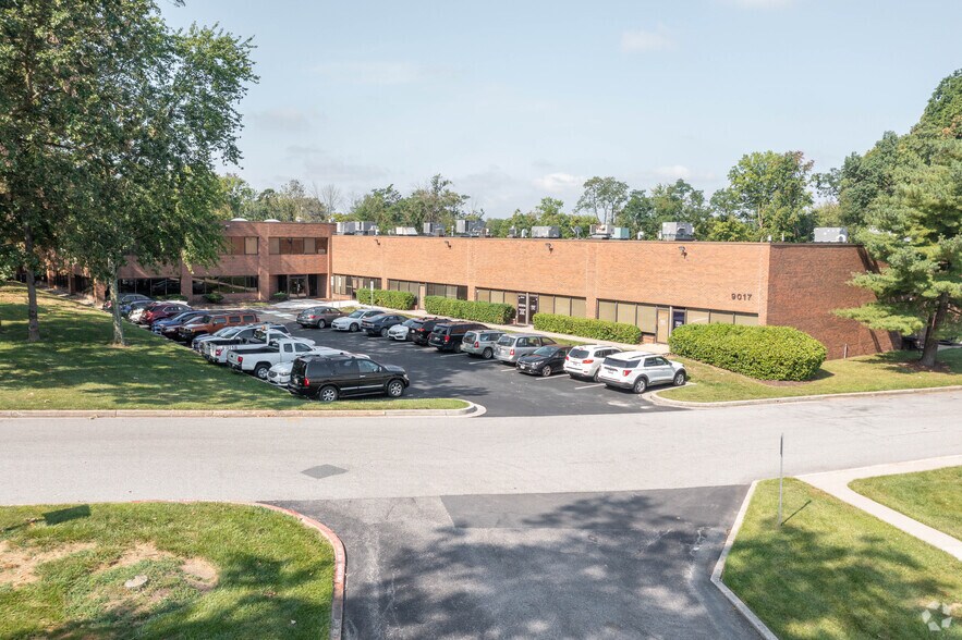 9017 Red Branch Rd, Columbia, MD à louer - Photo du bâtiment - Image 1 de 6