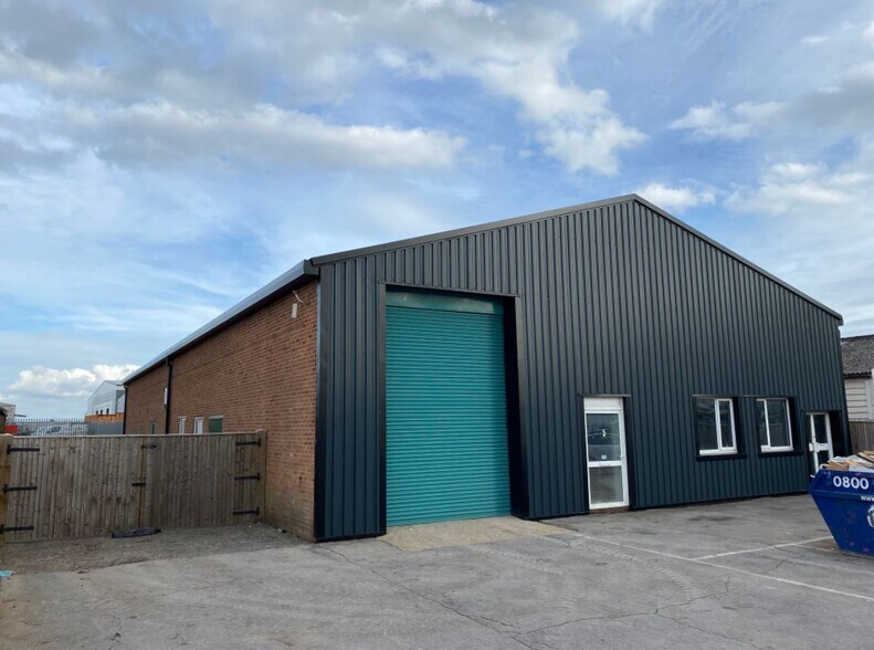 Castle Trading Est, Fareham for sale - Primary Photo - Image 1 of 1