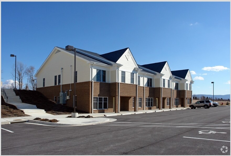 42 Trifecta Pl, Charles Town, WV à louer Photo principale- Image 1 de 6