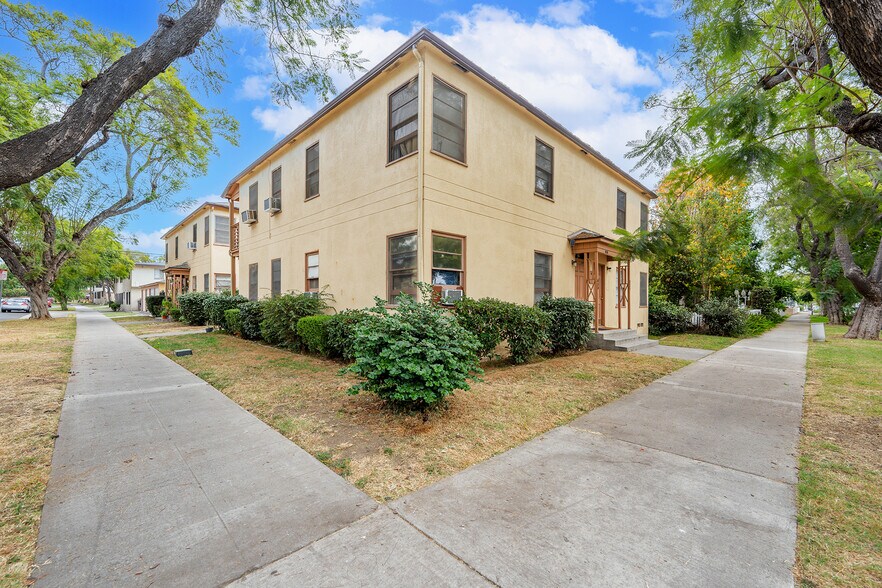 833 N Lacy St, Santa Ana, CA à vendre - Photo du bâtiment - Image 3 de 28