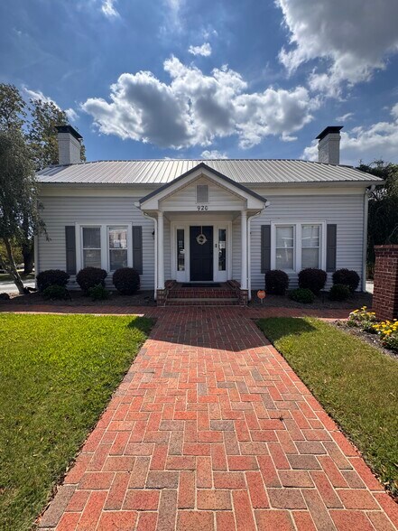 920 Green St, Conyers, GA à louer - Photo du bâtiment - Image 1 de 12