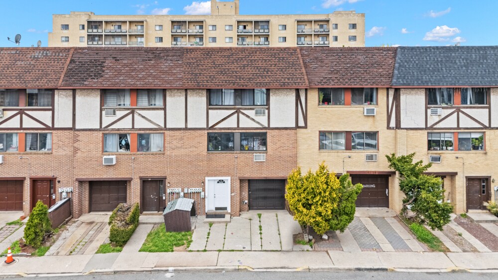 35 Racal Ct, Staten Island, NY à vendre Photo principale- Image 1 de 1