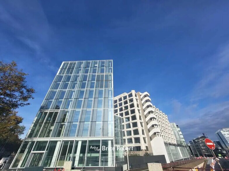 Flex dans Lyon à louer - Photo du bâtiment - Image 1 de 29