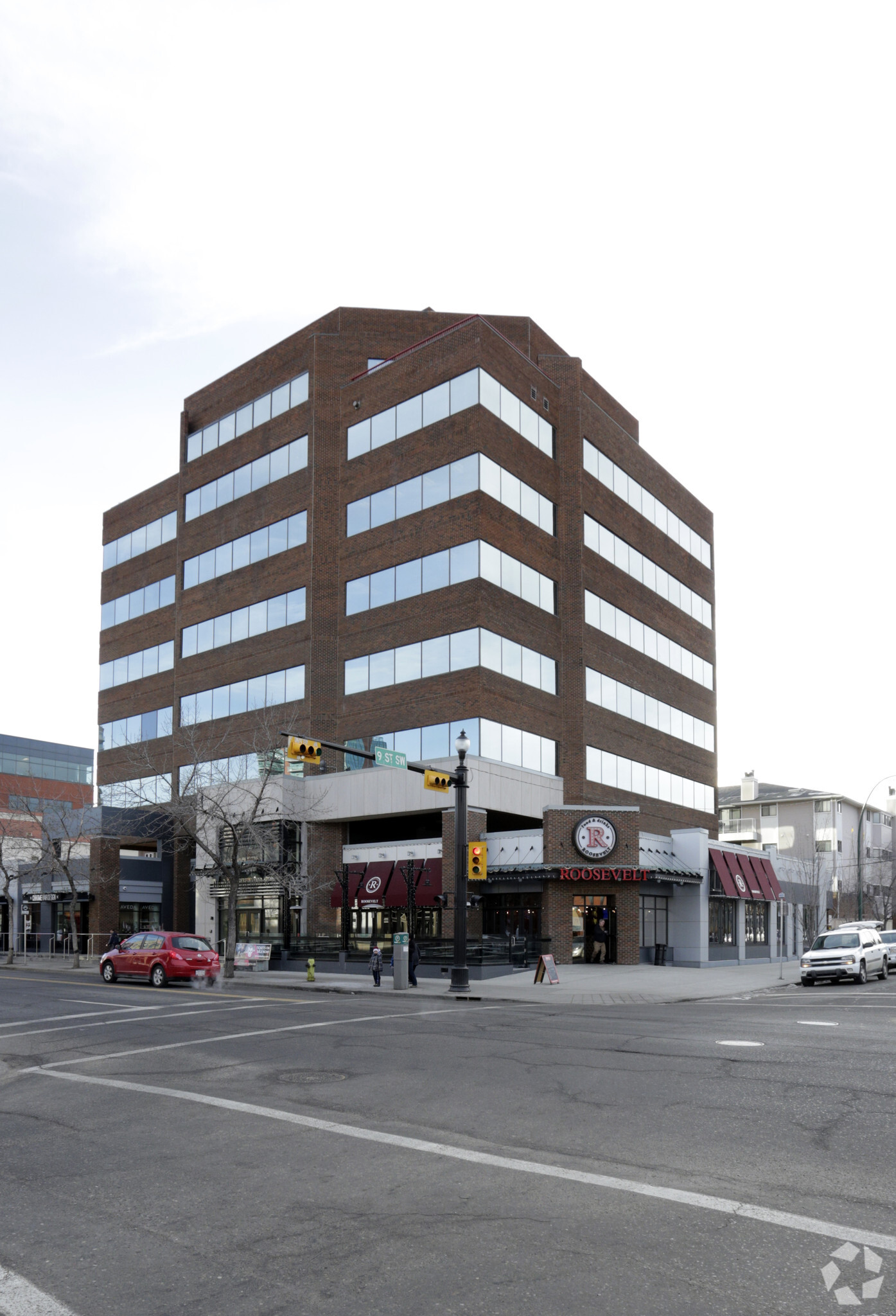 933 17th Ave SW, Calgary, AB à vendre Photo principale- Image 1 de 1