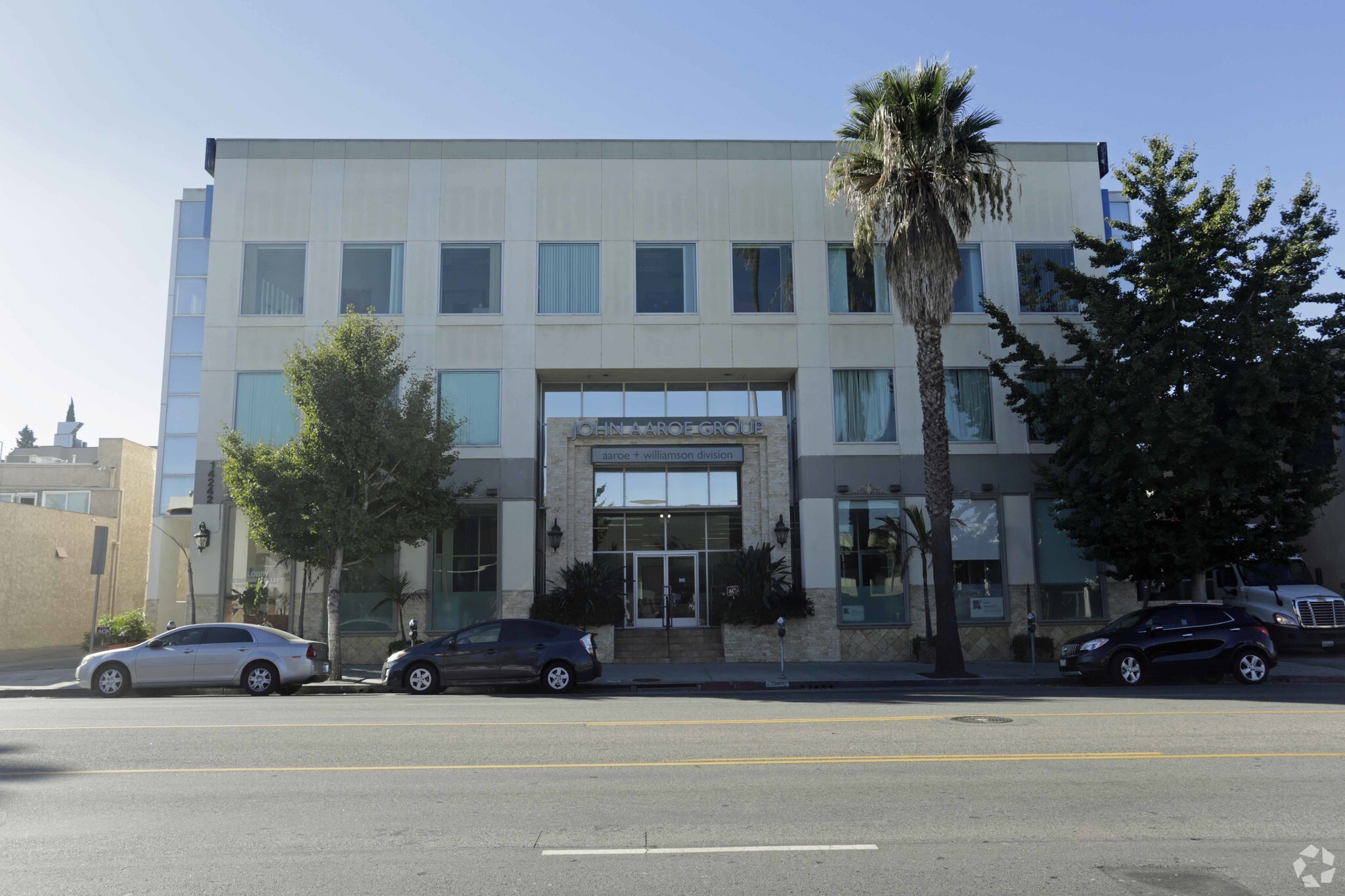 14242 Ventura Blvd, Sherman Oaks, CA for sale Building Photo- Image 1 of 1