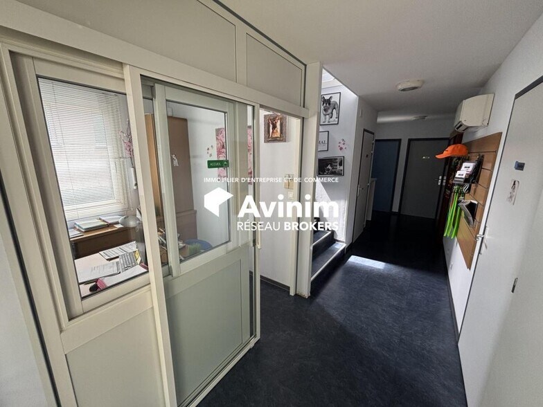 Office in Labège for lease - Interior Photo - Image 2 of 9