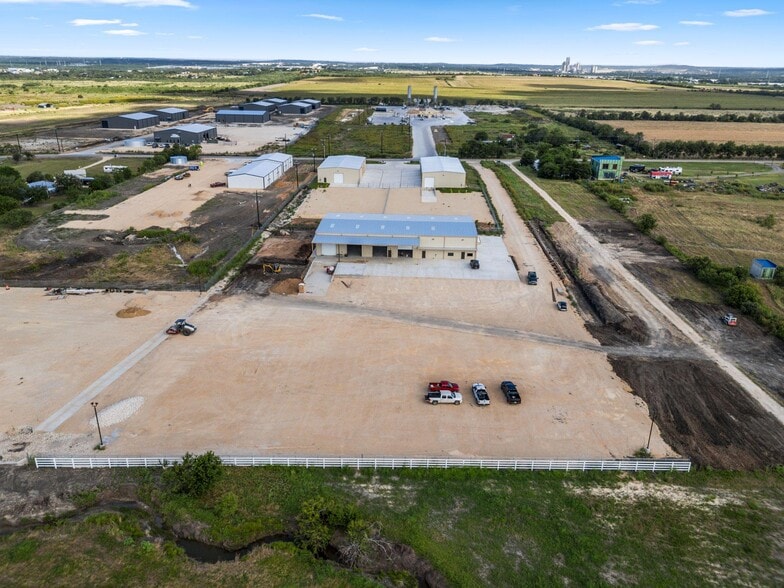 782 Soechting Rd, New Braunfels, TX for lease - Building Photo - Image 2 of 6