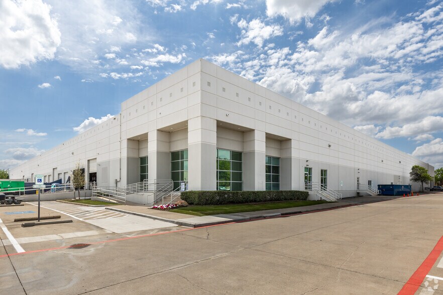 1461 S Belt Line Rd, Coppell, TX à louer - Photo du bâtiment - Image 2 de 13