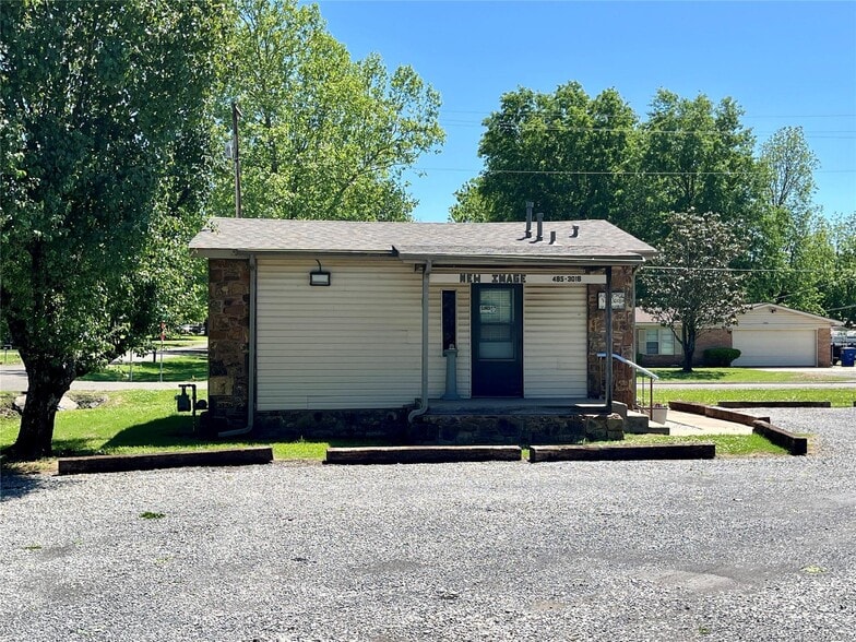 1401 S McQuarrie Ave, Wagoner, OK à vendre - Photo du bâtiment - Image 2 de 20
