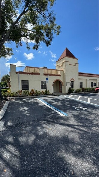 1684 N Belcher Rd, Clearwater, FL for lease - Building Photo - Image 1 of 10