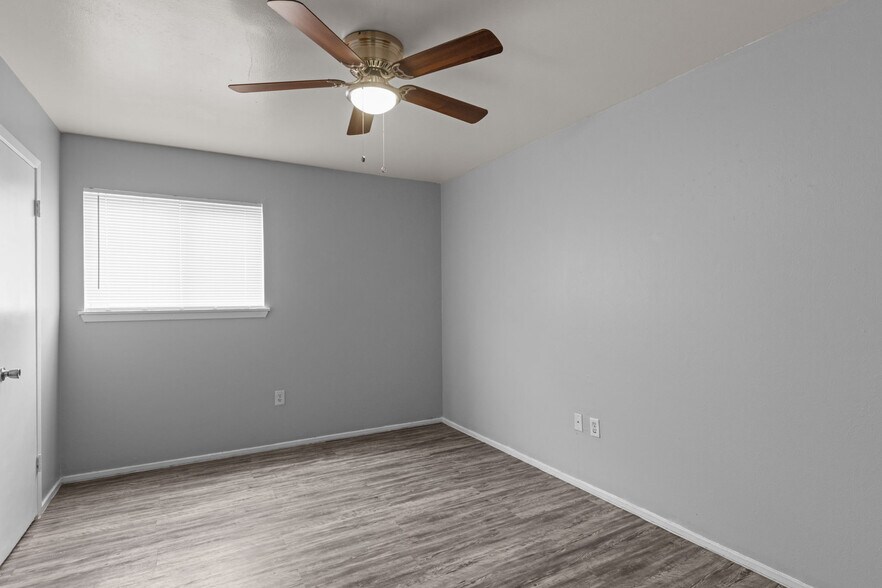 Houston Arms & Sierra Blanca portefeuille de 2 propriétés à vendre sur LoopNet.ca - Photo intérieure - Image 3 de 14