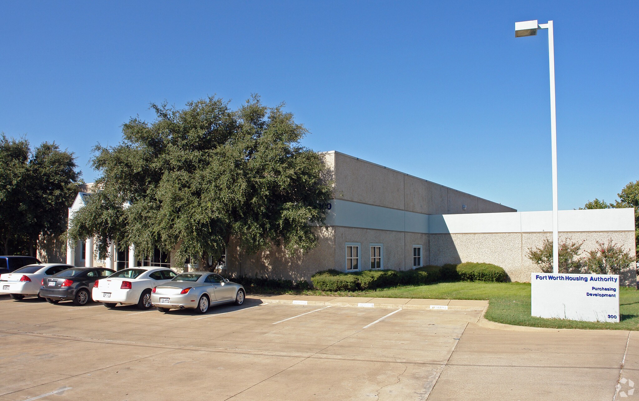 300 S Beach St, Fort Worth, TX à louer Photo du bâtiment- Image 1 de 5