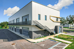 Light Industrial/ Flex Space in Wintergarden - Warehouse