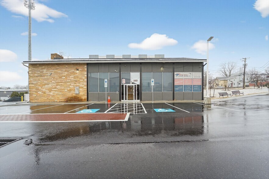 3608 Milford Mill Rd, Windsor Mill, MD à louer - Photo du bâtiment - Image 2 de 15