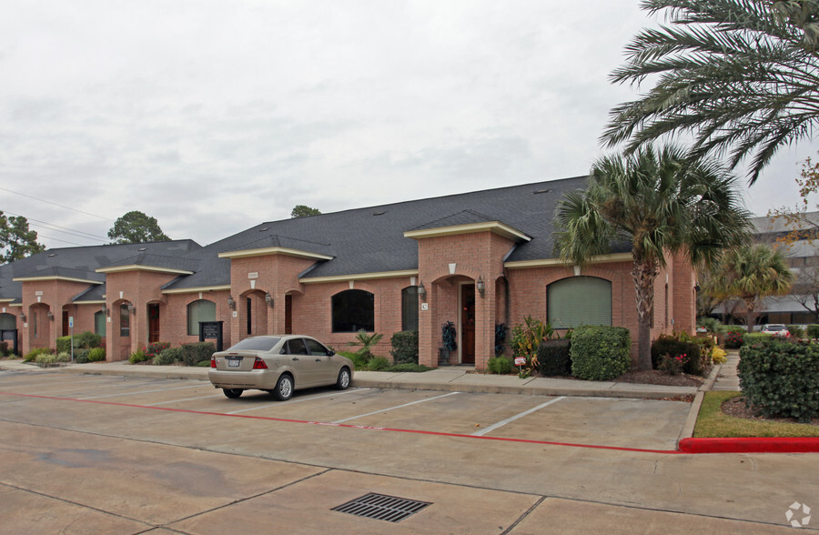 Bureau dans Cypress, TX à vendre - Photo principale - Image 1 de 1