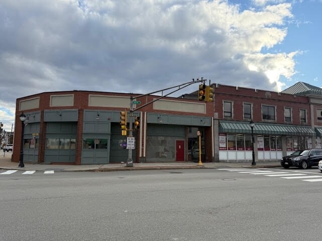 888 Main St, Waltham, MA à louer - Photo du bâtiment - Image 2 de 9