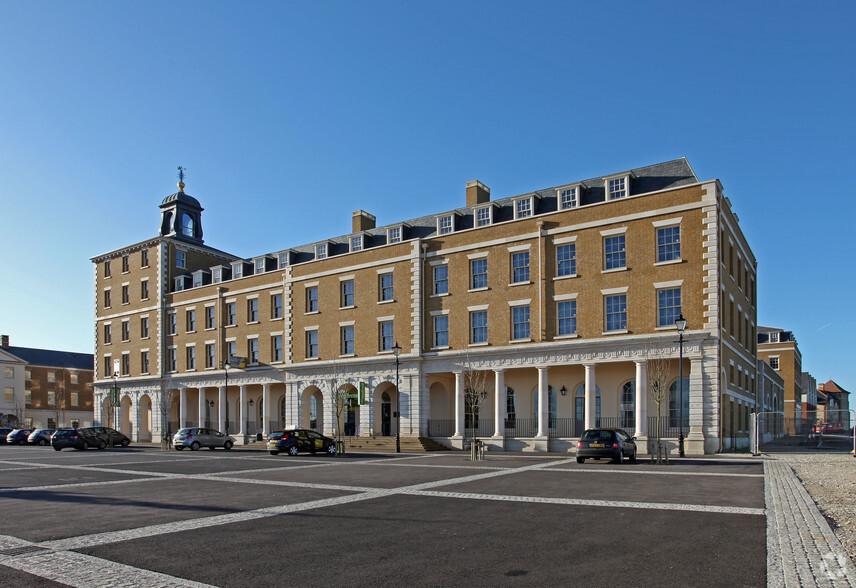 Queen Mother Sq, Dorchester à louer - Photo du bâtiment - Image 2 de 4