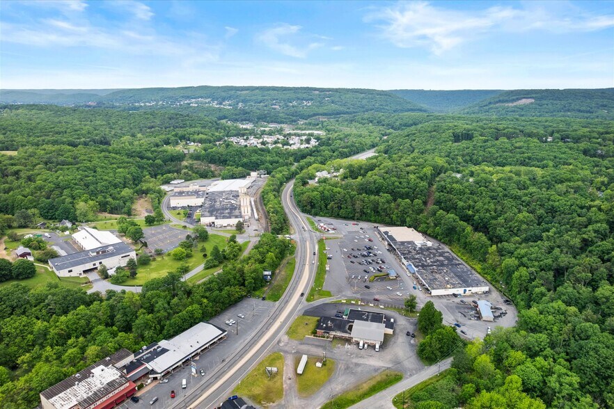 44 Kings Vlg, Minersville, PA à vendre - Photo du bâtiment - Image 2 de 11