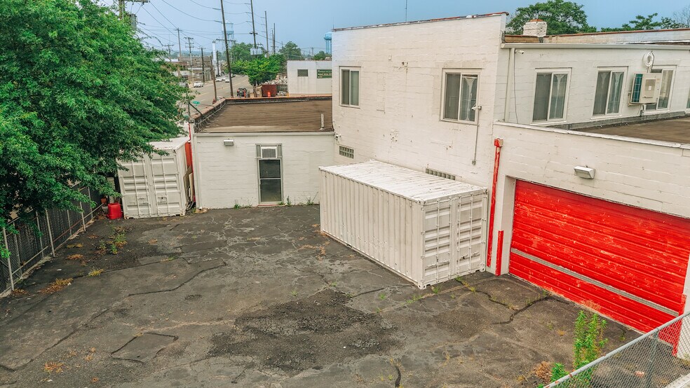 20 Denton Ave, Garden City Park, NY à louer - Photo du bâtiment - Image 2 de 10