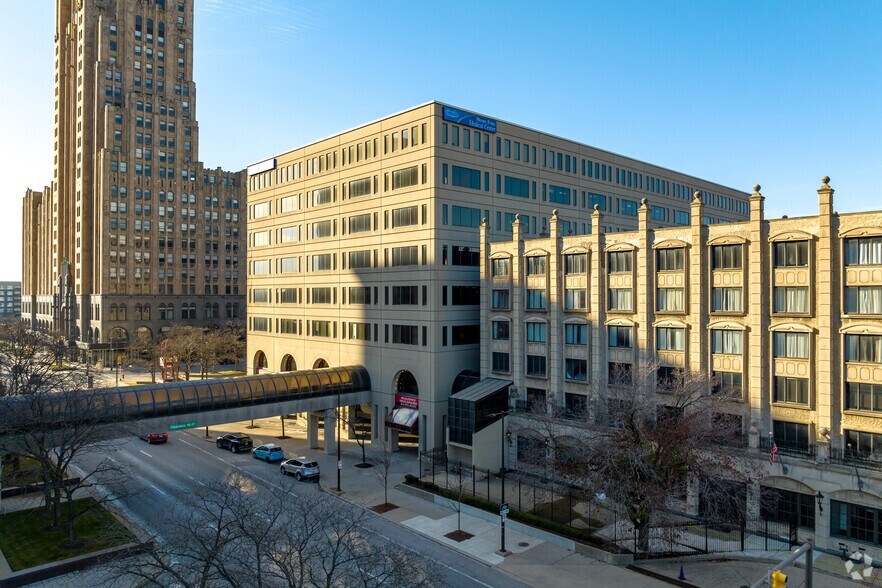 3031 W Grand Blvd, Detroit, MI à louer - Photo du bâtiment - Image 2 de 10