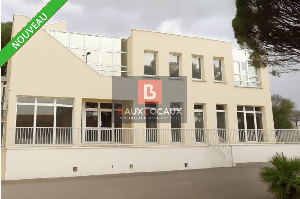 Office in Carpentras for lease Building Photo- Image 1 of 6