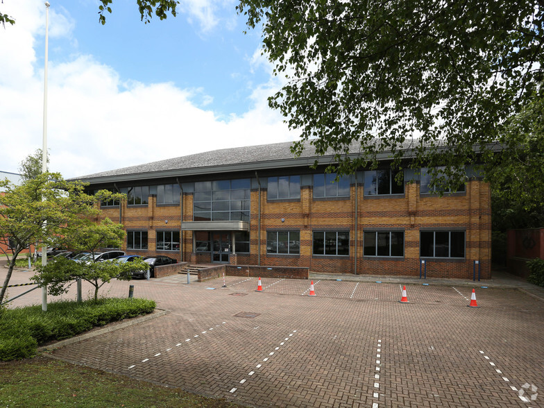 Gunnels Wood Rd, Stevenage for sale - Primary Photo - Image 1 of 1